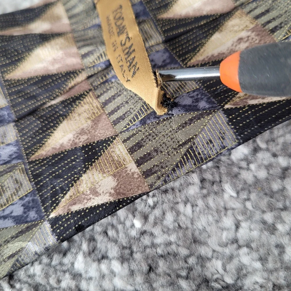 Todays Man Tie Mens Made in Italy Geometric Triangle Pattern Silk Dad Gift‎